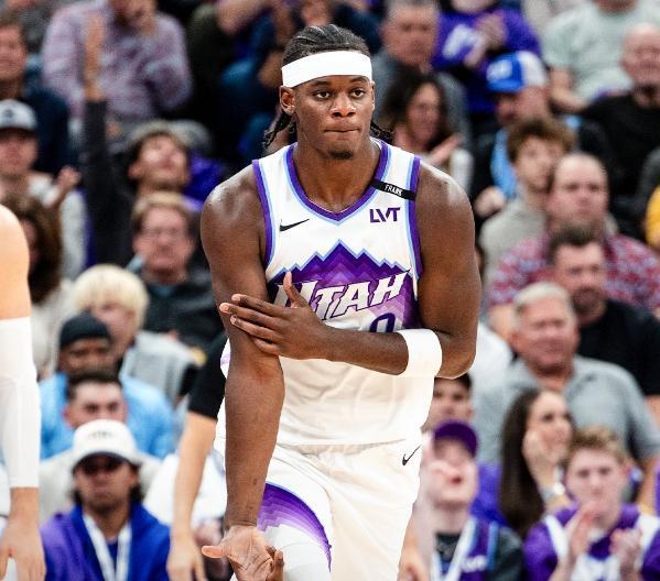 让爵士单节, 首秀, 分的巨大领 让爵士单节, 首秀, 分的巨大领