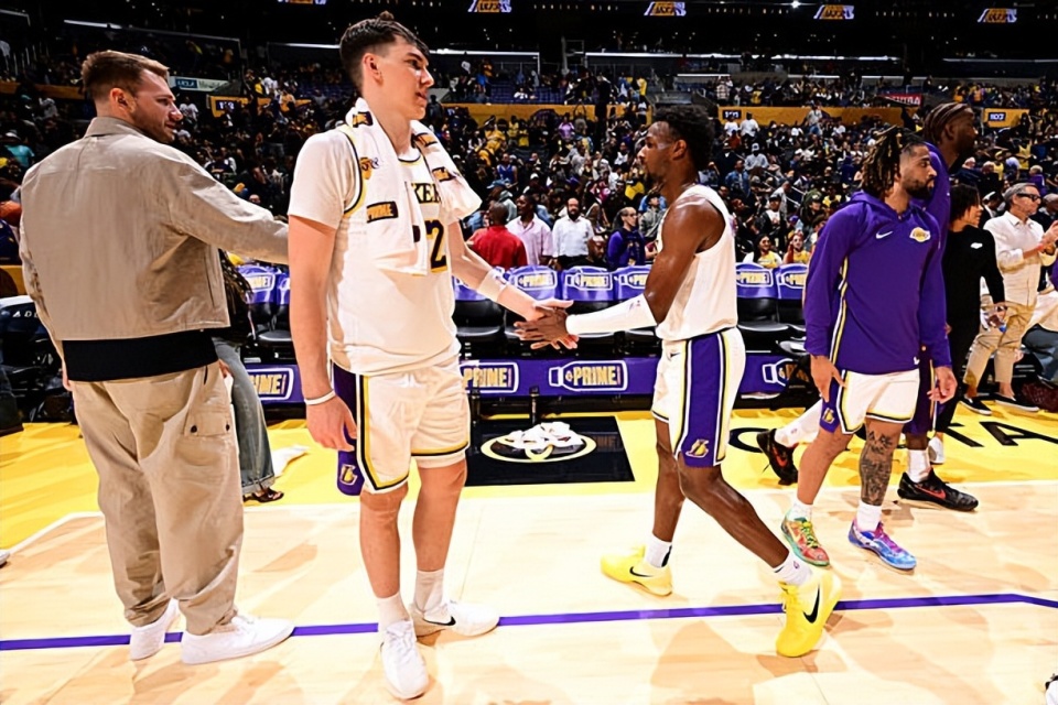 拉拉维亚全, 差距 拉拉维亚全, 差距